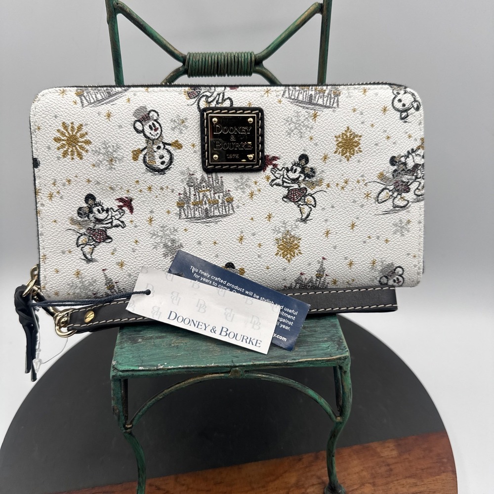 Disney Dooney & Bourke 2020 Holiday Christmas Silver & Gold Wallet NWT